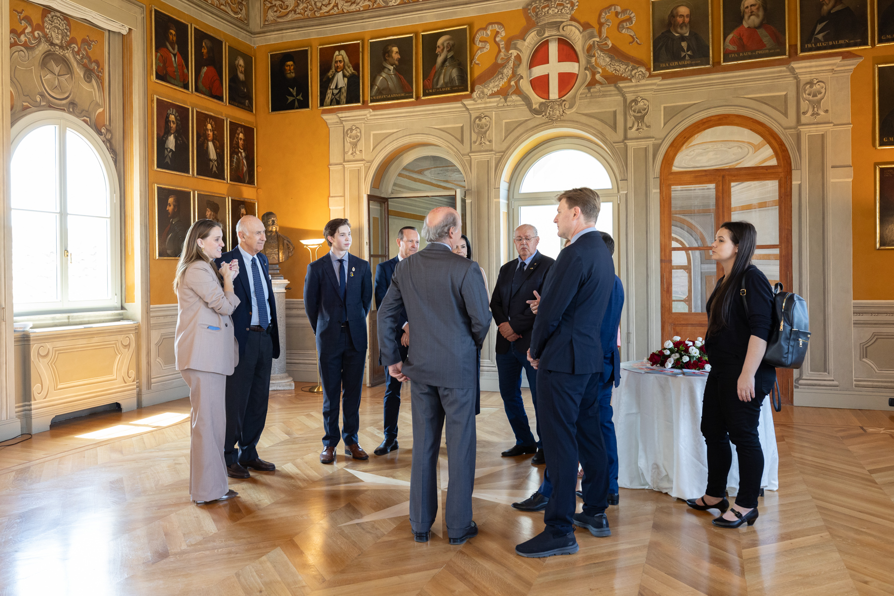 Parlamentarier aus Brasilien besuchen die Magistralvilla des Malteserordens