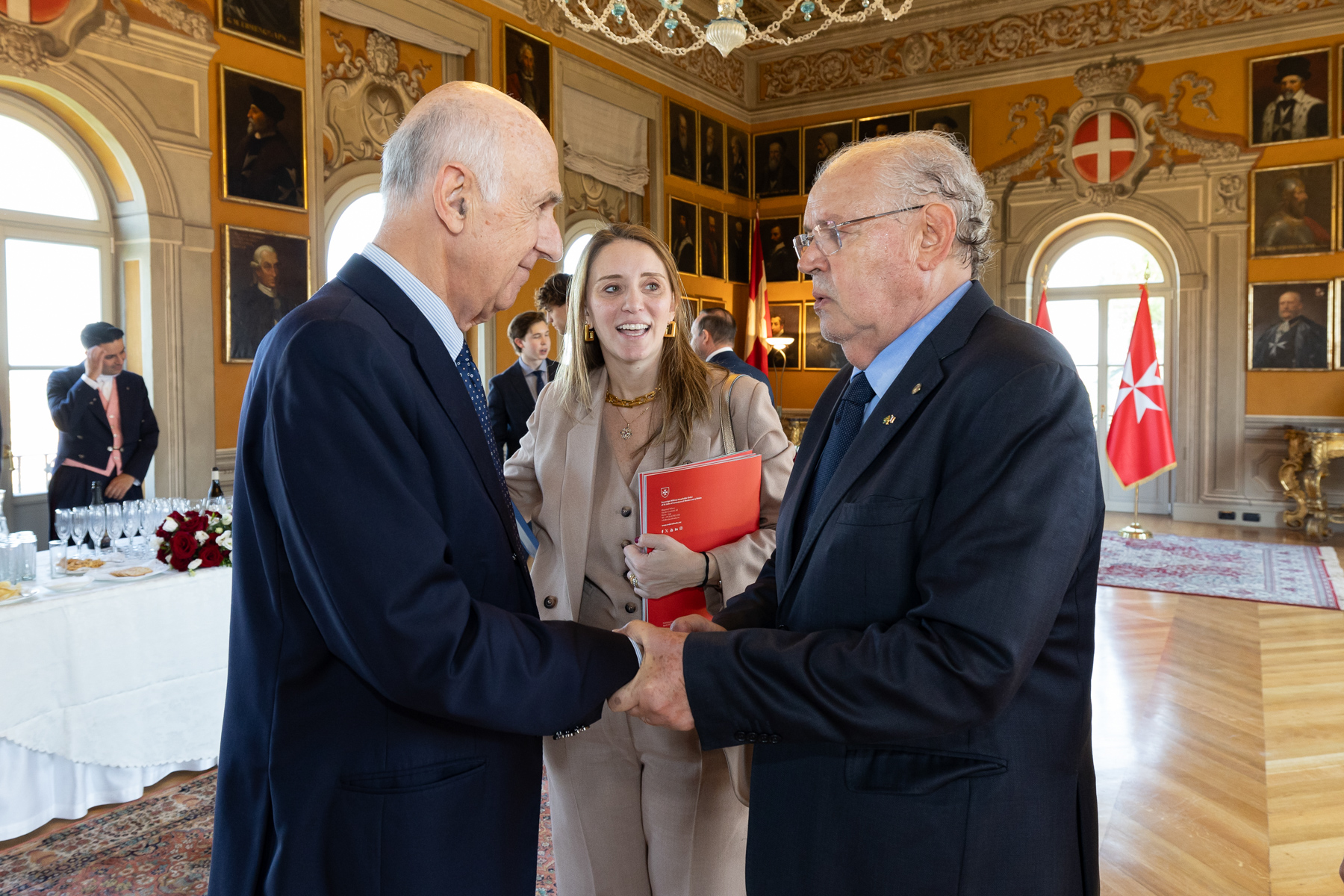 Parlamentarier aus Brasilien besuchen die Magistralvilla des Malteserordens