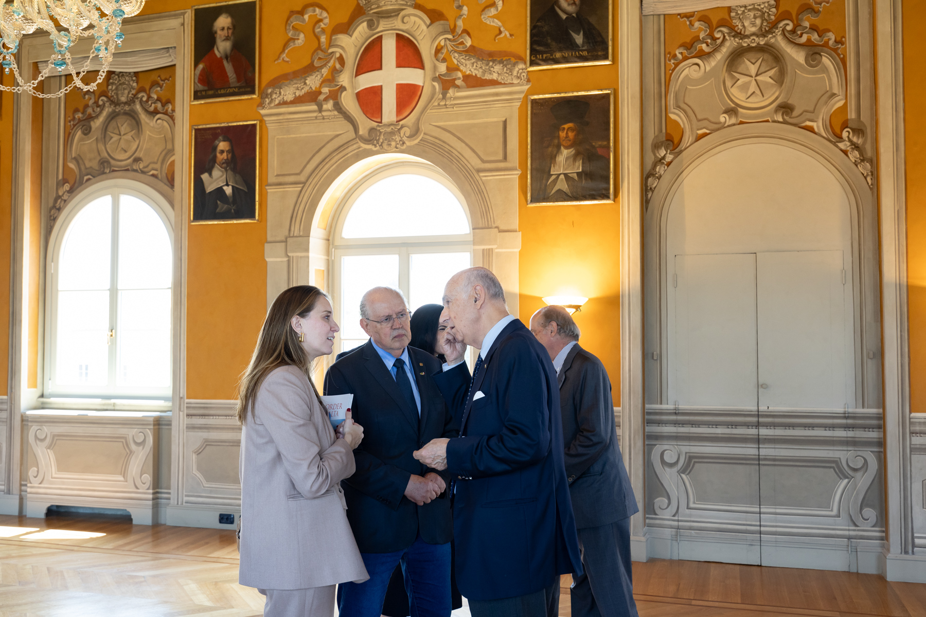 Parlamentarier aus Brasilien besuchen die Magistralvilla des Malteserordens