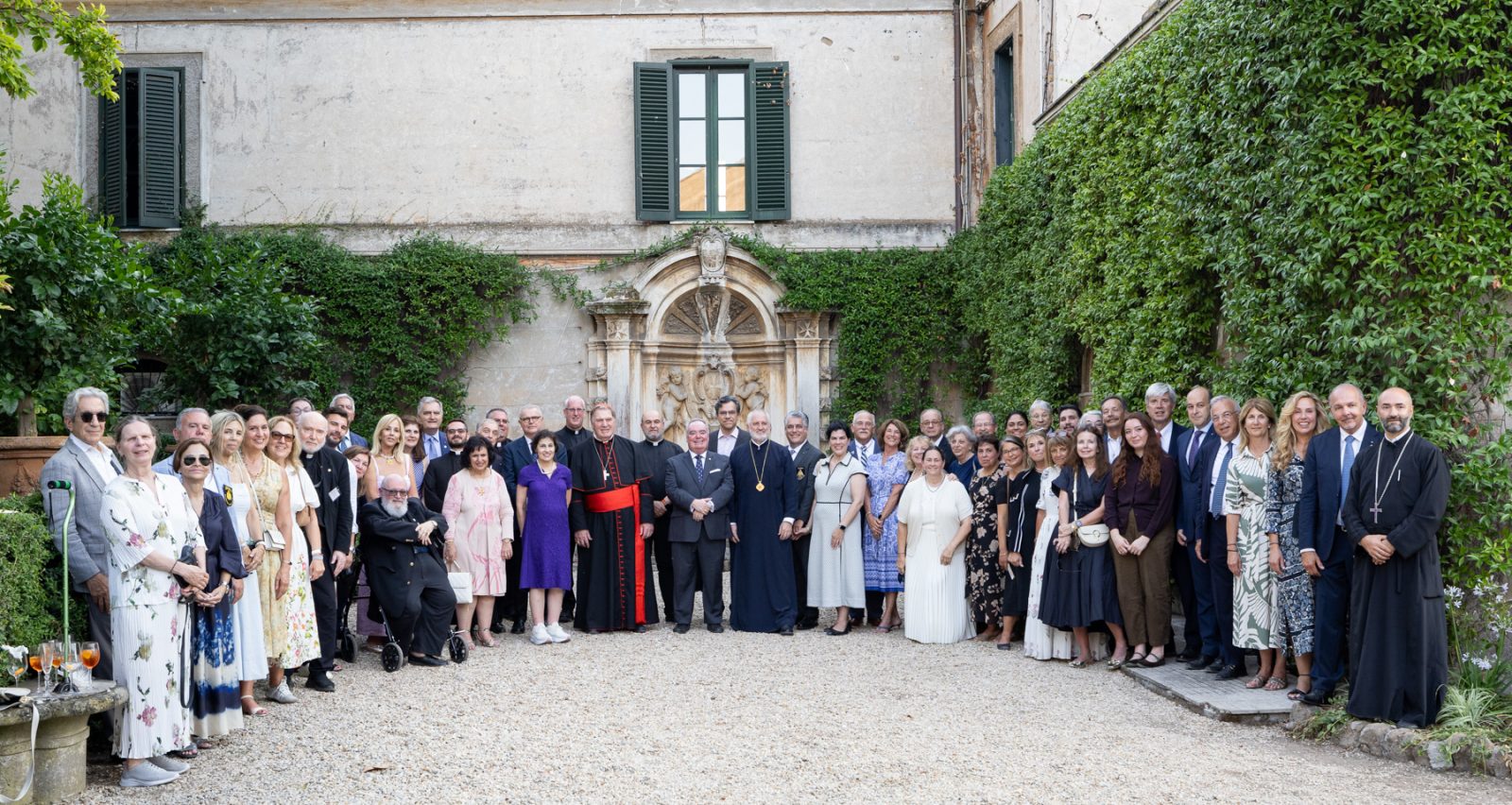 The Orthodox-Catholic pilgrimage from USA stops at the Magistral Villa