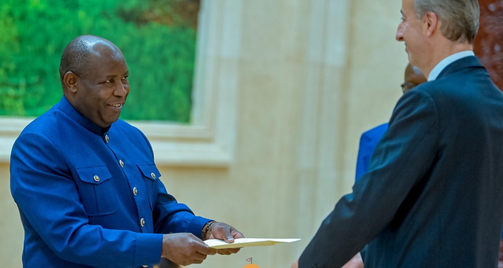The Ambassador of the Sovereign Order of Malta to the Republic of Burundi presents his letters of credence
