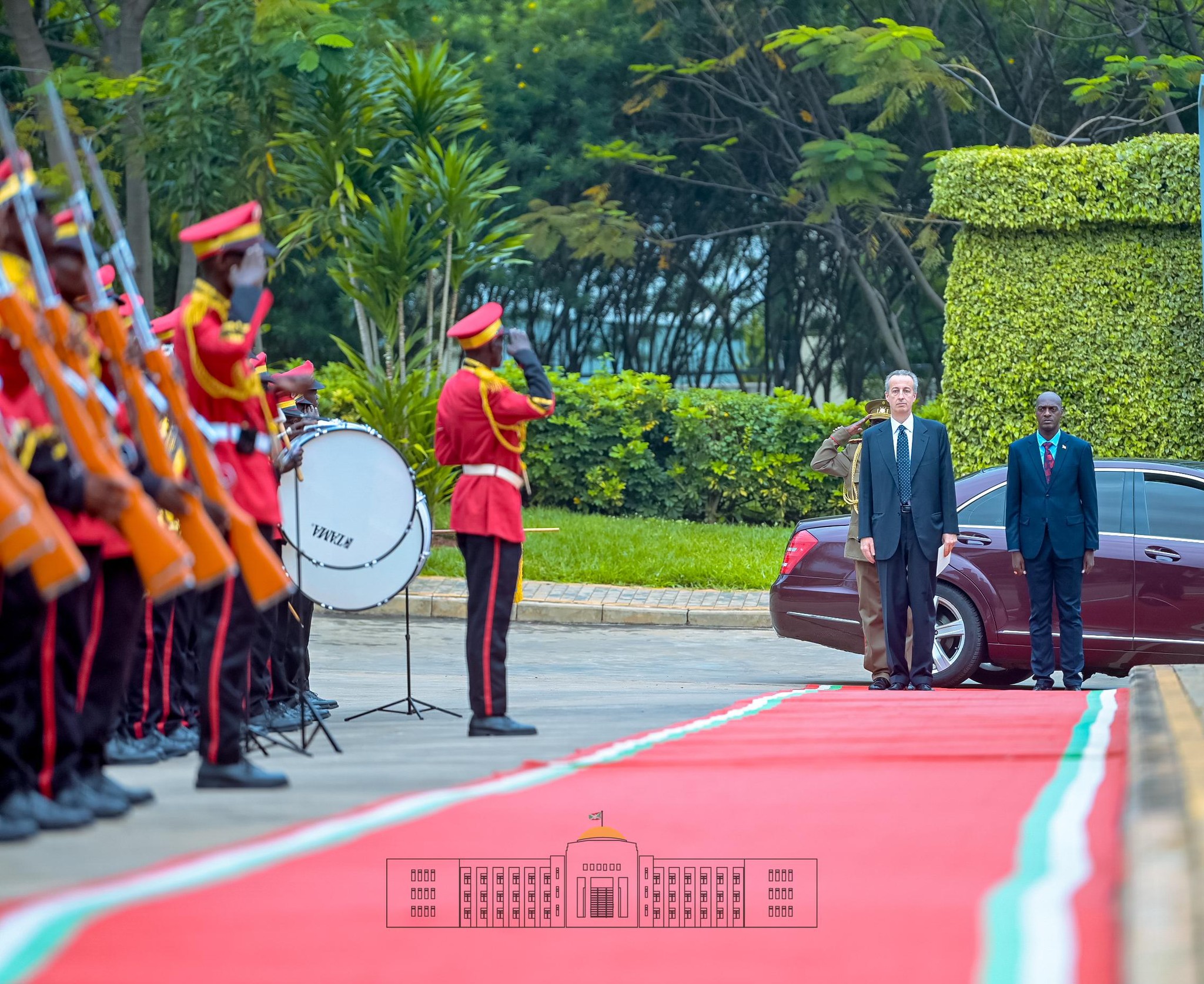 The Ambassador of the Sovereign Order of Malta to the Republic of Burundi presents his letters of credence