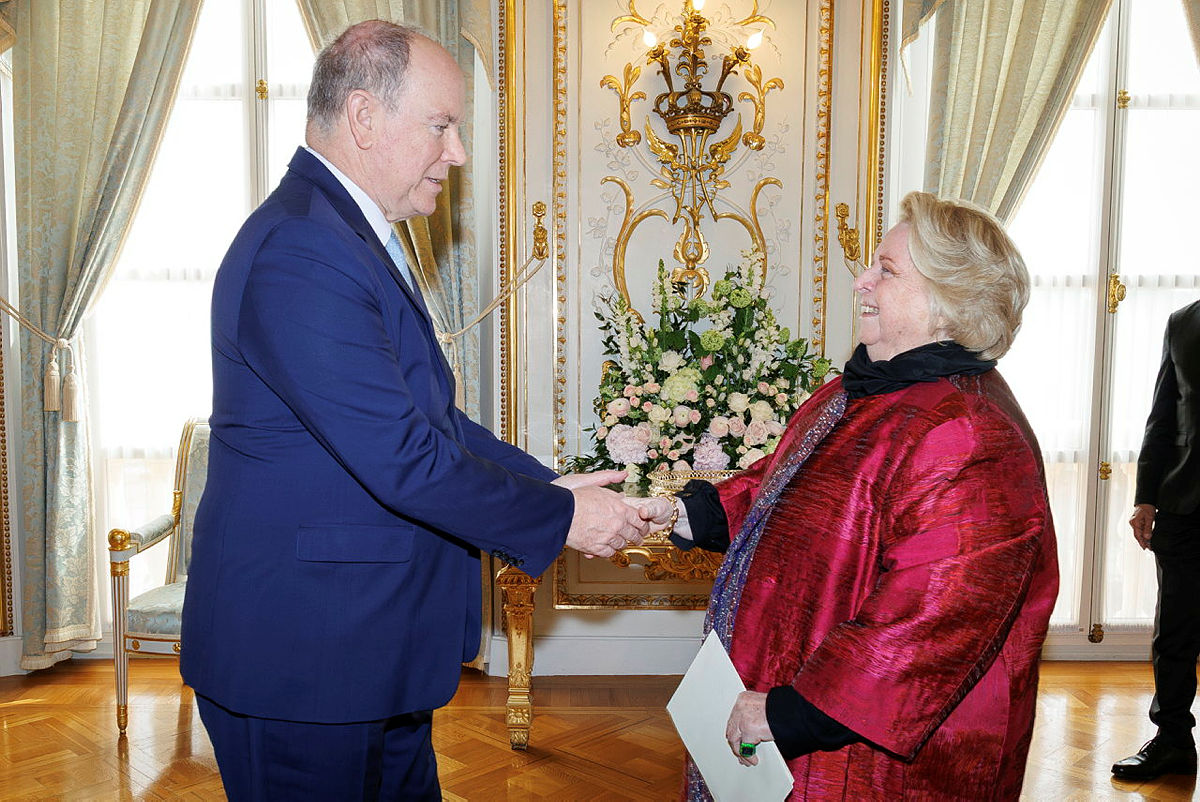 The Ambassador of the Sovereign Order of Malta to the Principality of Monaco presents her letters of credence