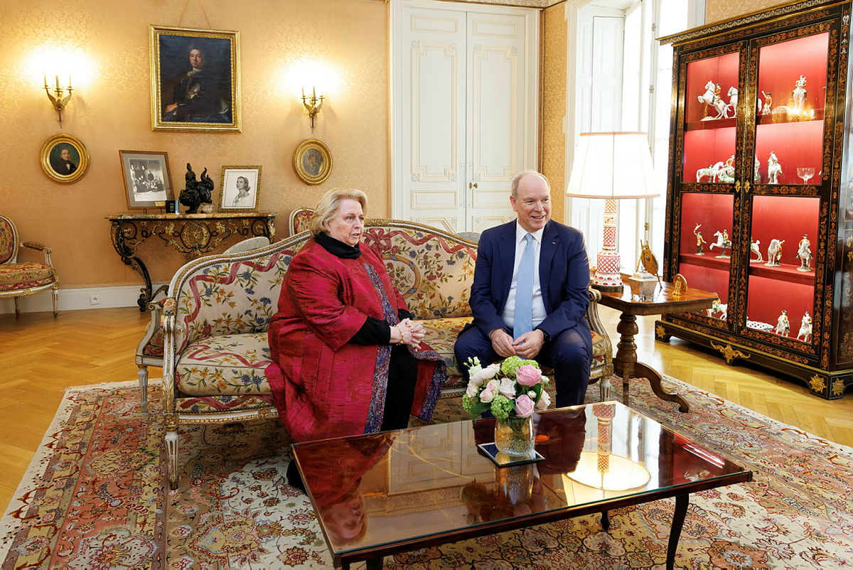 The Ambassador of the Sovereign Order of Malta to the Principality of Monaco presents her letters of credence