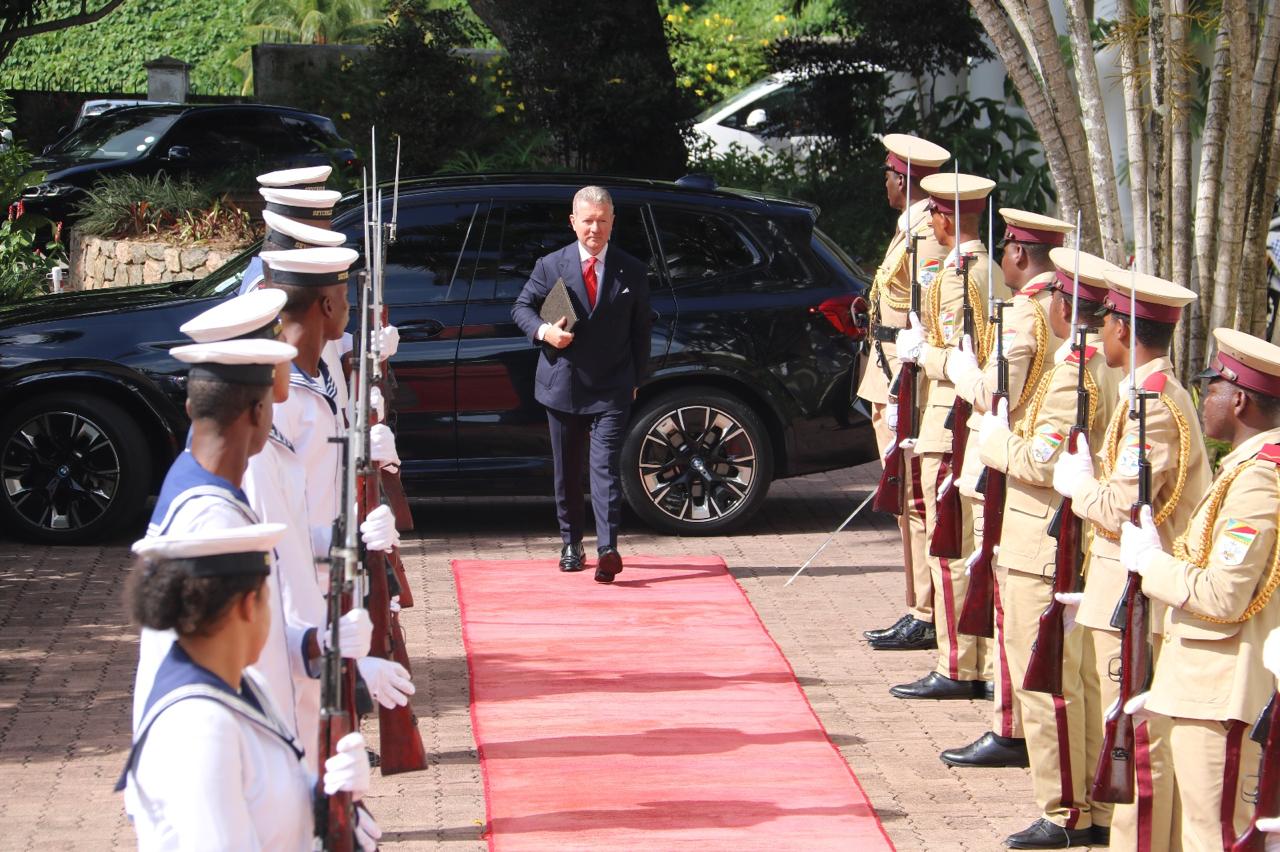 The Ambassador of the Sovereign Order of Malta to the Republic of Seychelles presents his letters of credence
