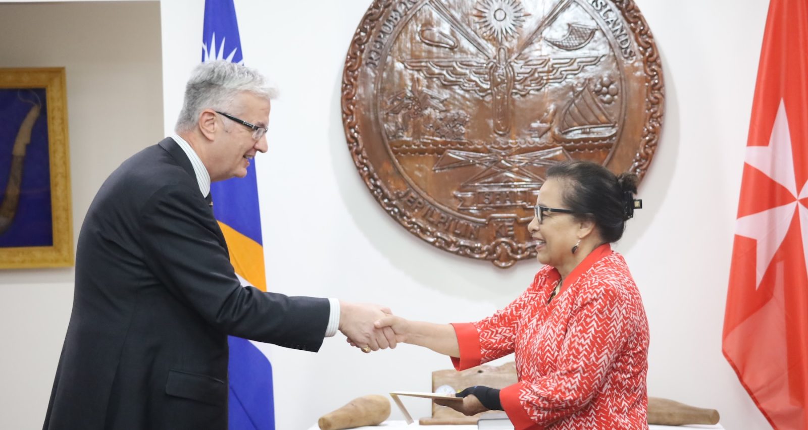The Ambassador of the Sovereign Order of Malta to the Marshall Islands presents his letters of credence